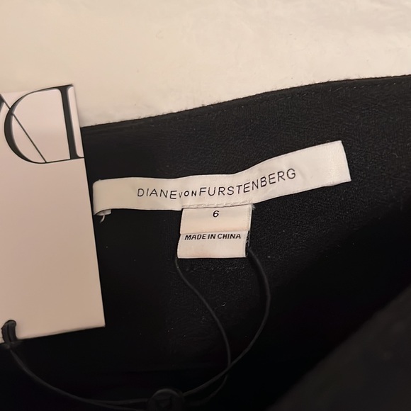 Diane von Furstenberg Black Women’s Chapman Belted High Rise Short - Picture 7 of 7